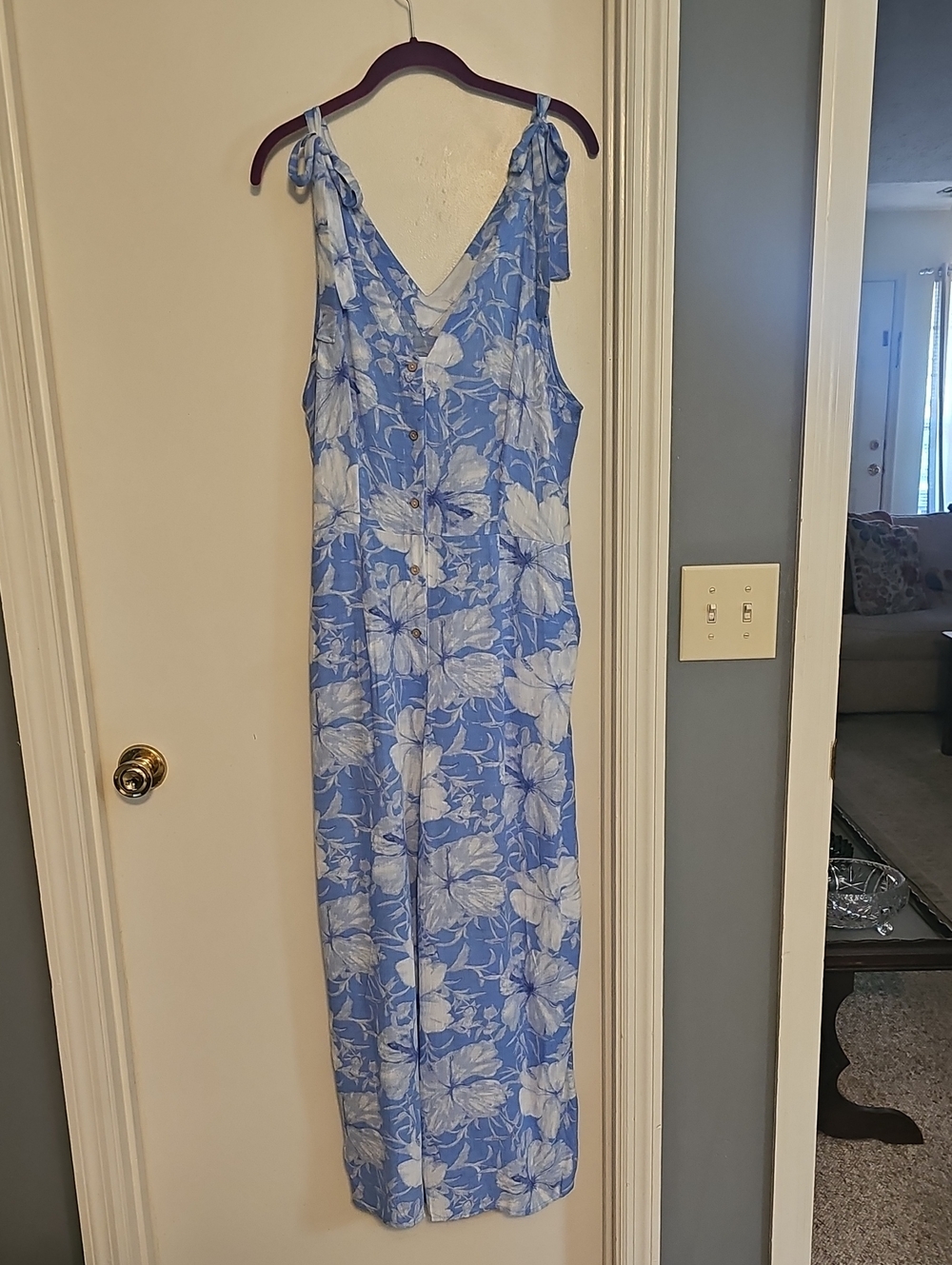 Summer Babe 💕✨️   Cynthia Rowley Sky Blue & White Floral Jumpsuit/Romper